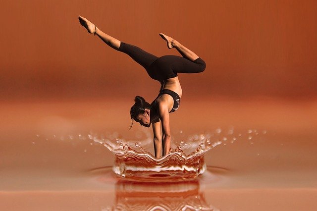 water splash creative photography idea