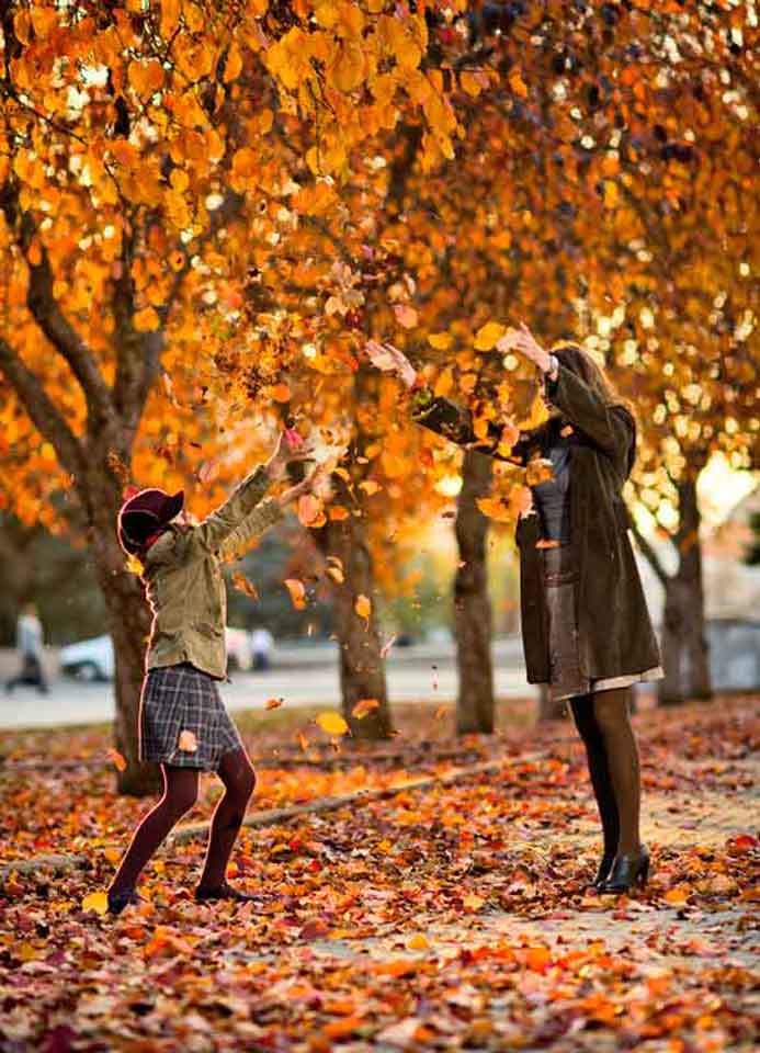 sesión de fotos de otoño en el bosque