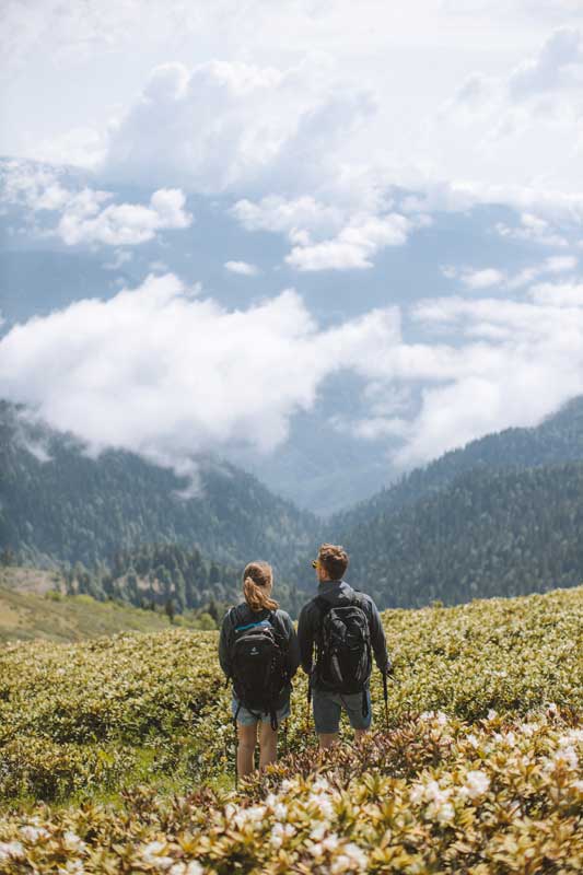 sesión de fotos de pareja en el campo