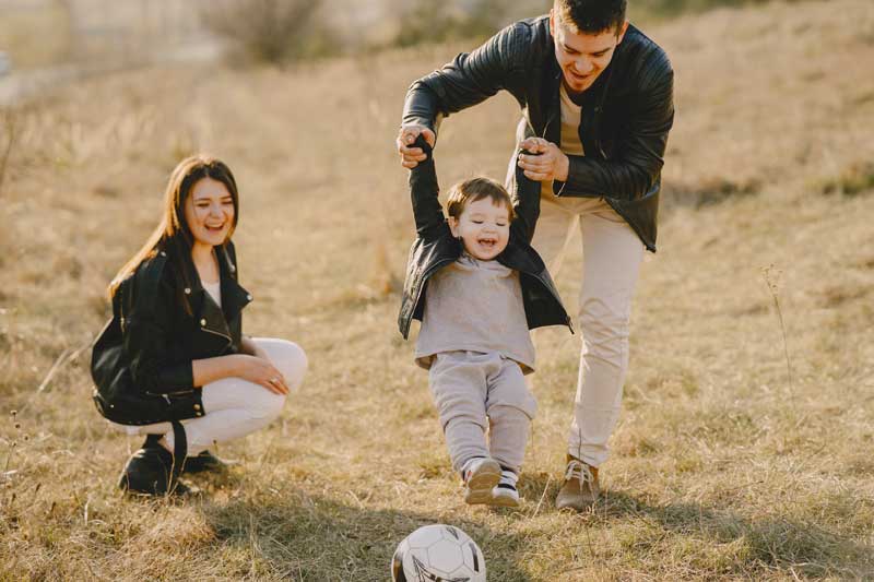 photoshoot ideas with little shoes